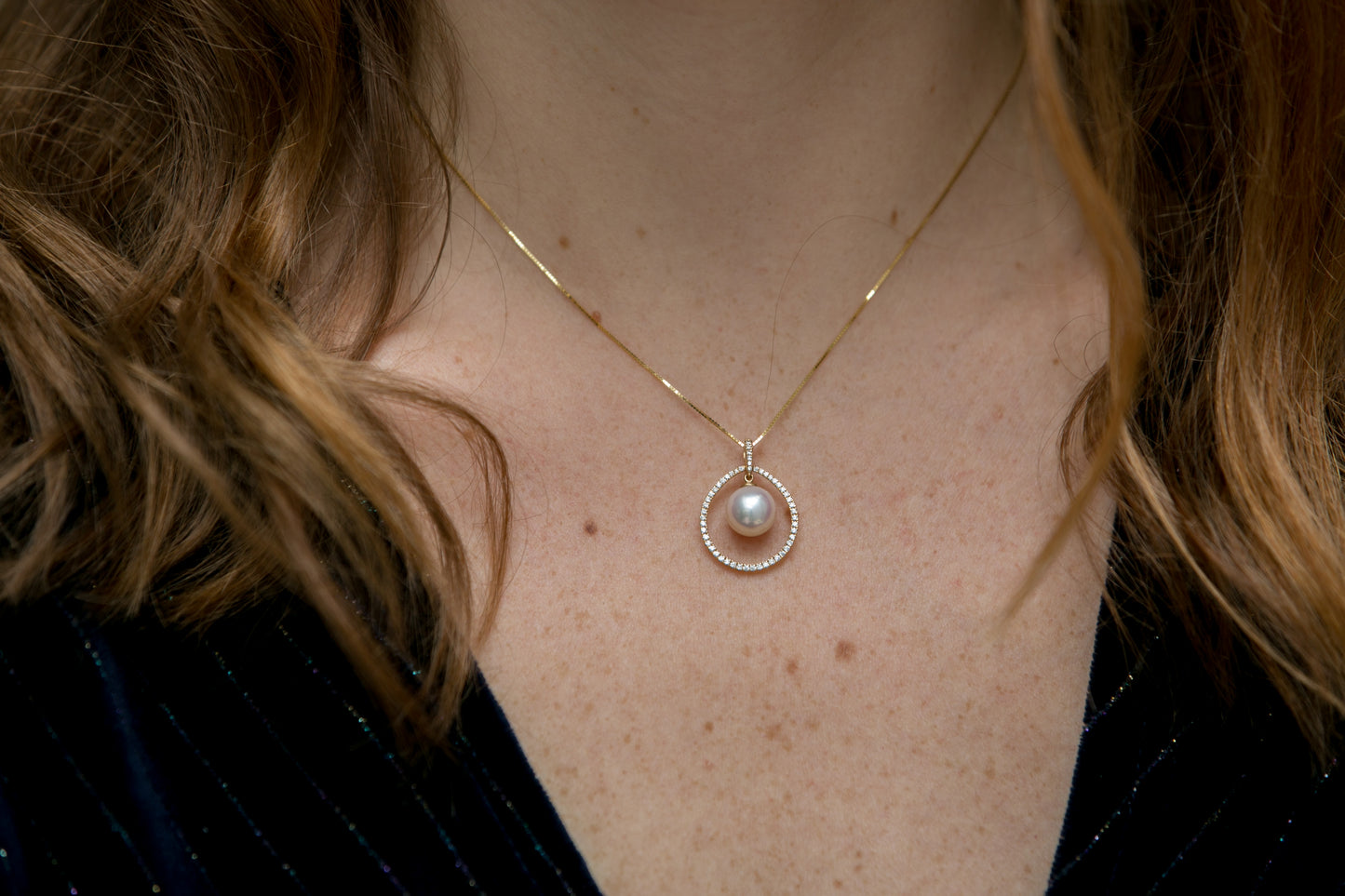 14-16 cultured South Sea Pearl pendant on 14kt gold chain