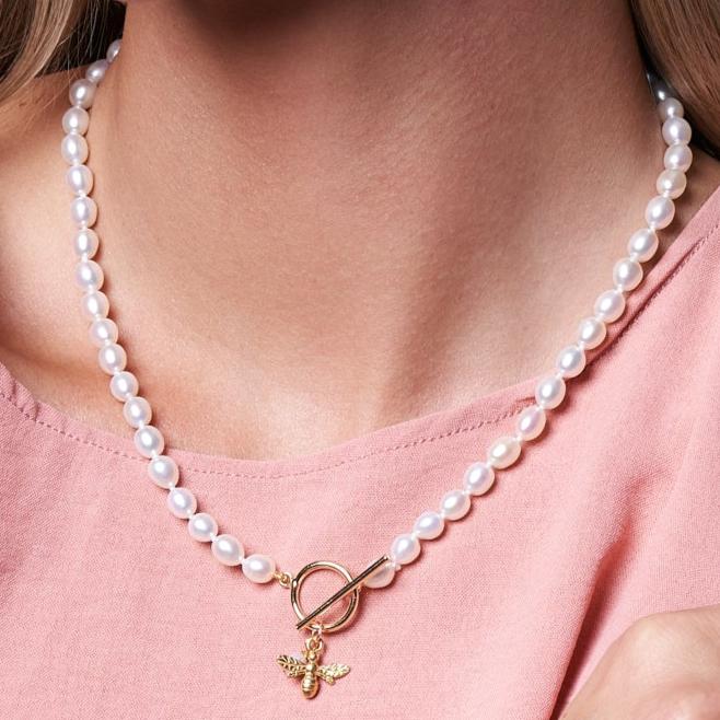 Vita cultured Freshwater Pearl Necklace With Gold Bumble Bee