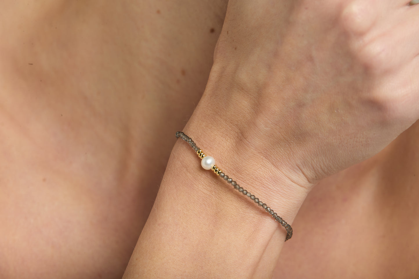 Clara fine grey spinel bracelet with central cultured freshwater pearl