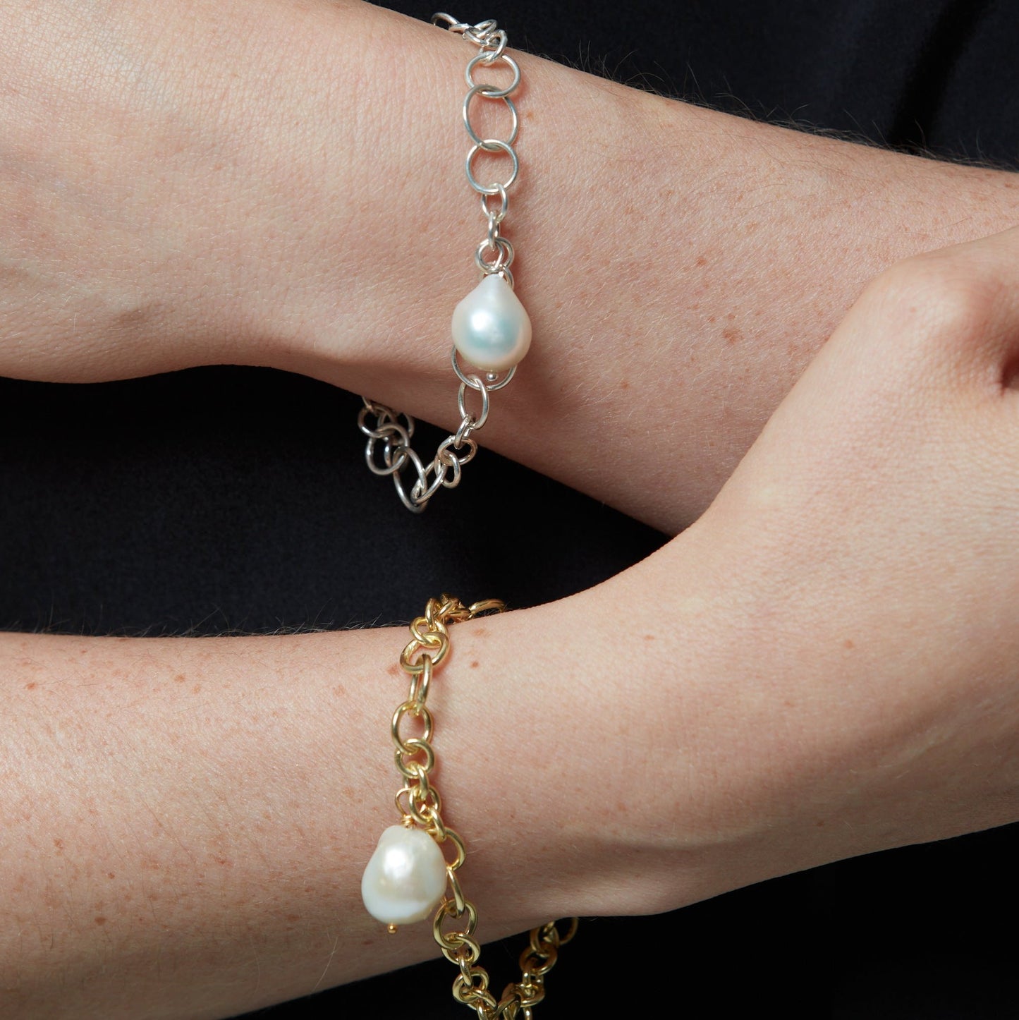 Decus baroque cultured freshwater pearl drop on chunky silver chain bracelet