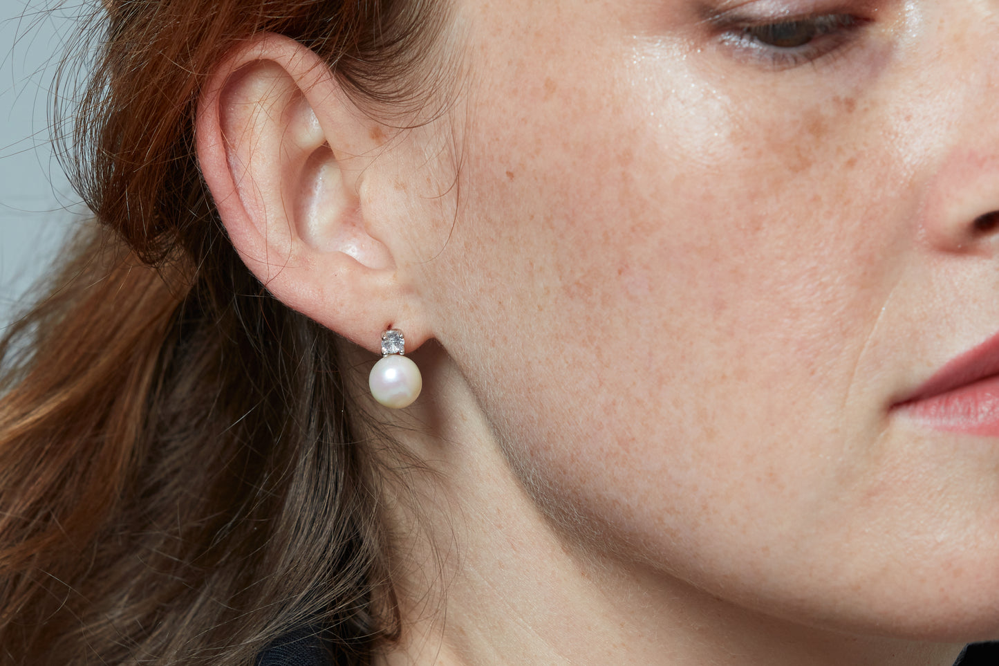 Stella cultured freshwater pearl &crystal stud earrings