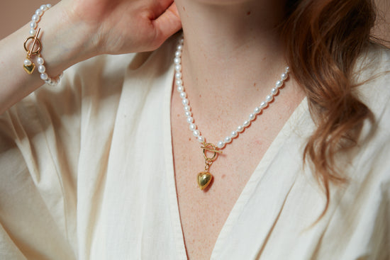 Amare oval cultured freshwater pearl necklace with gold vermeil heart