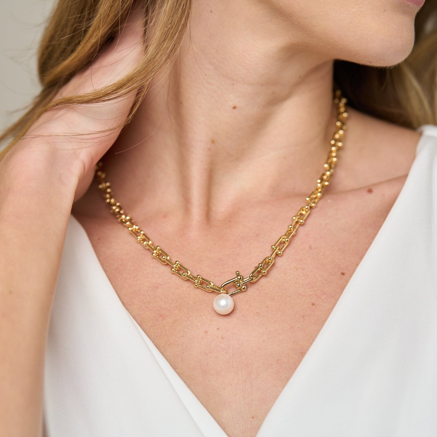 Decus cultured freshwater pearl drop on chunky gold chain