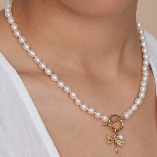 Vita cultured Freshwater Pearl Necklace With Gold Dragonfly