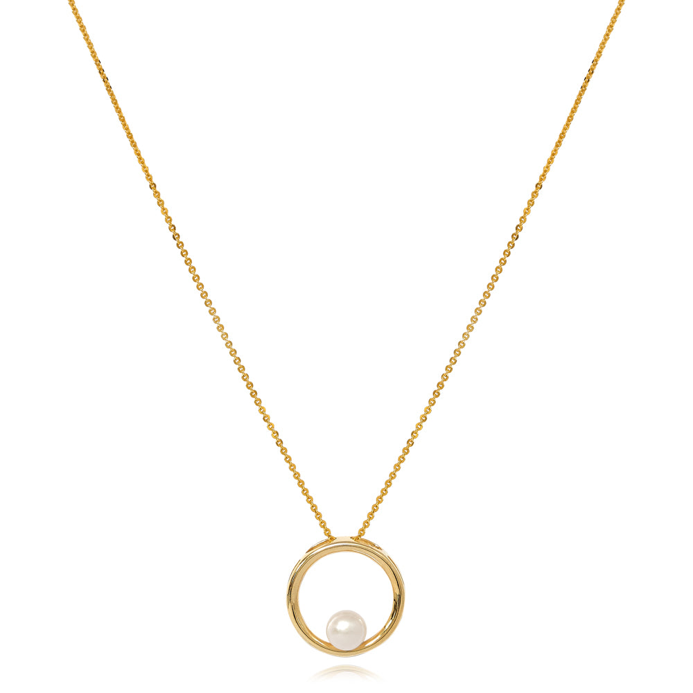 Credo gold circle pendant with cultured freshwater pearl