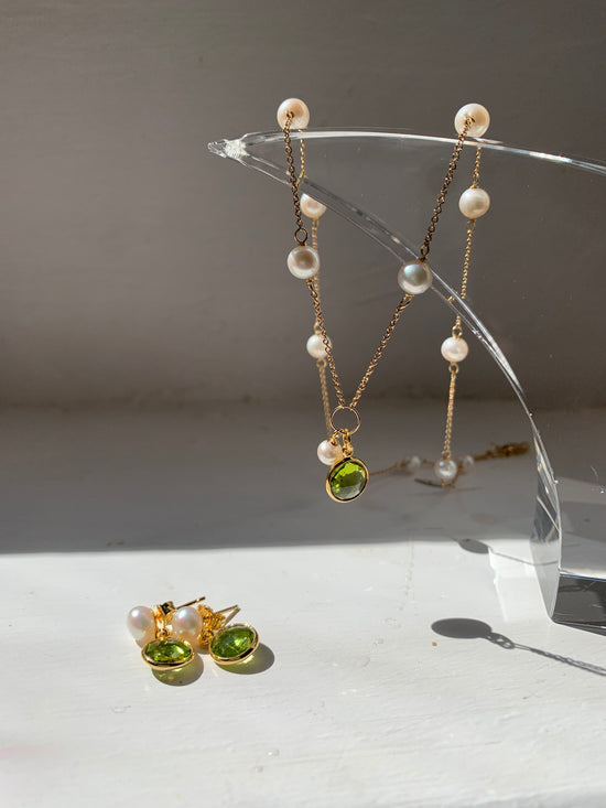 Nova fine chain necklace with cultured freshwater pearls & peridot drop