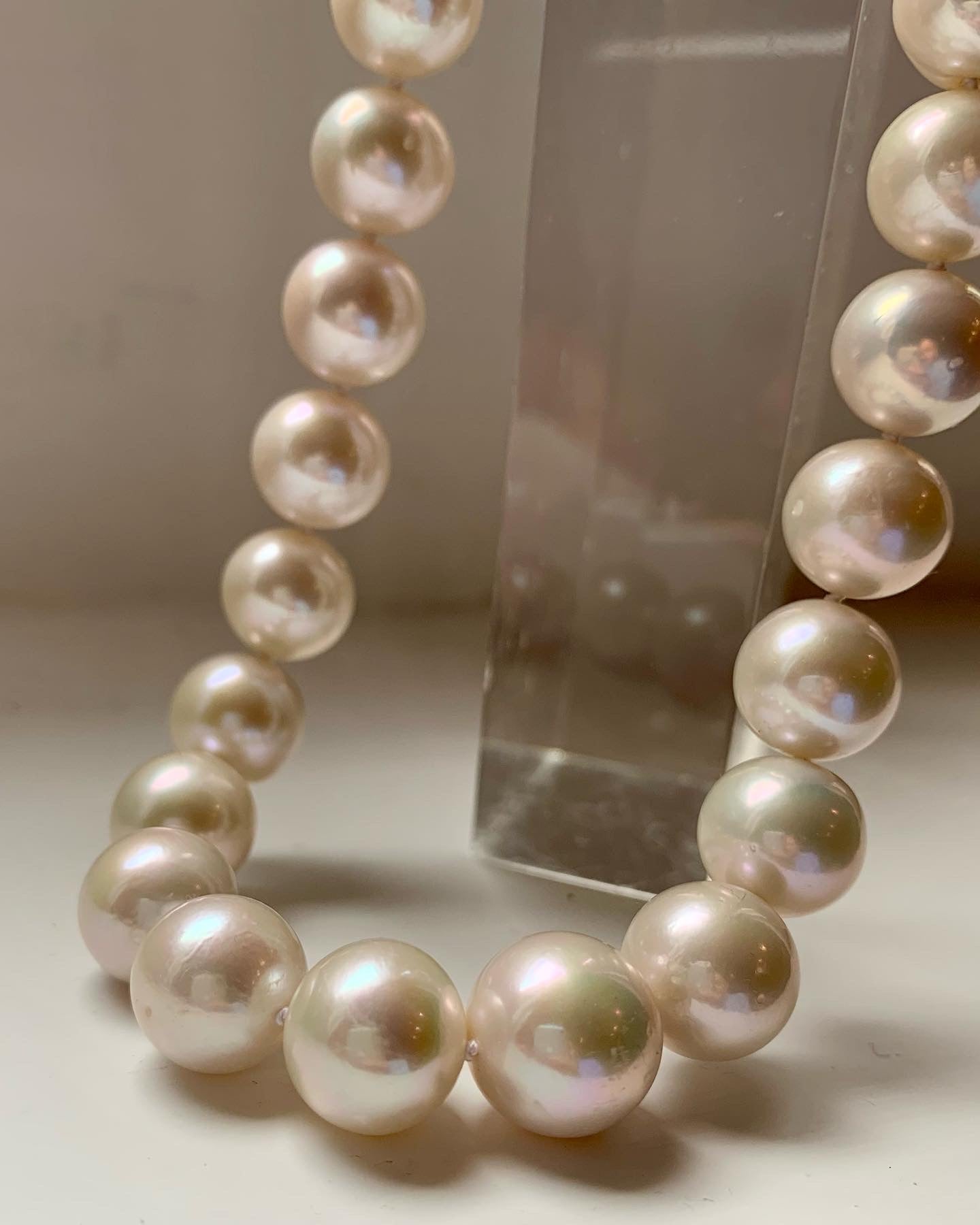 Load image into Gallery viewer, Gratia almost round large Edison cultured freshwater pearl necklace
